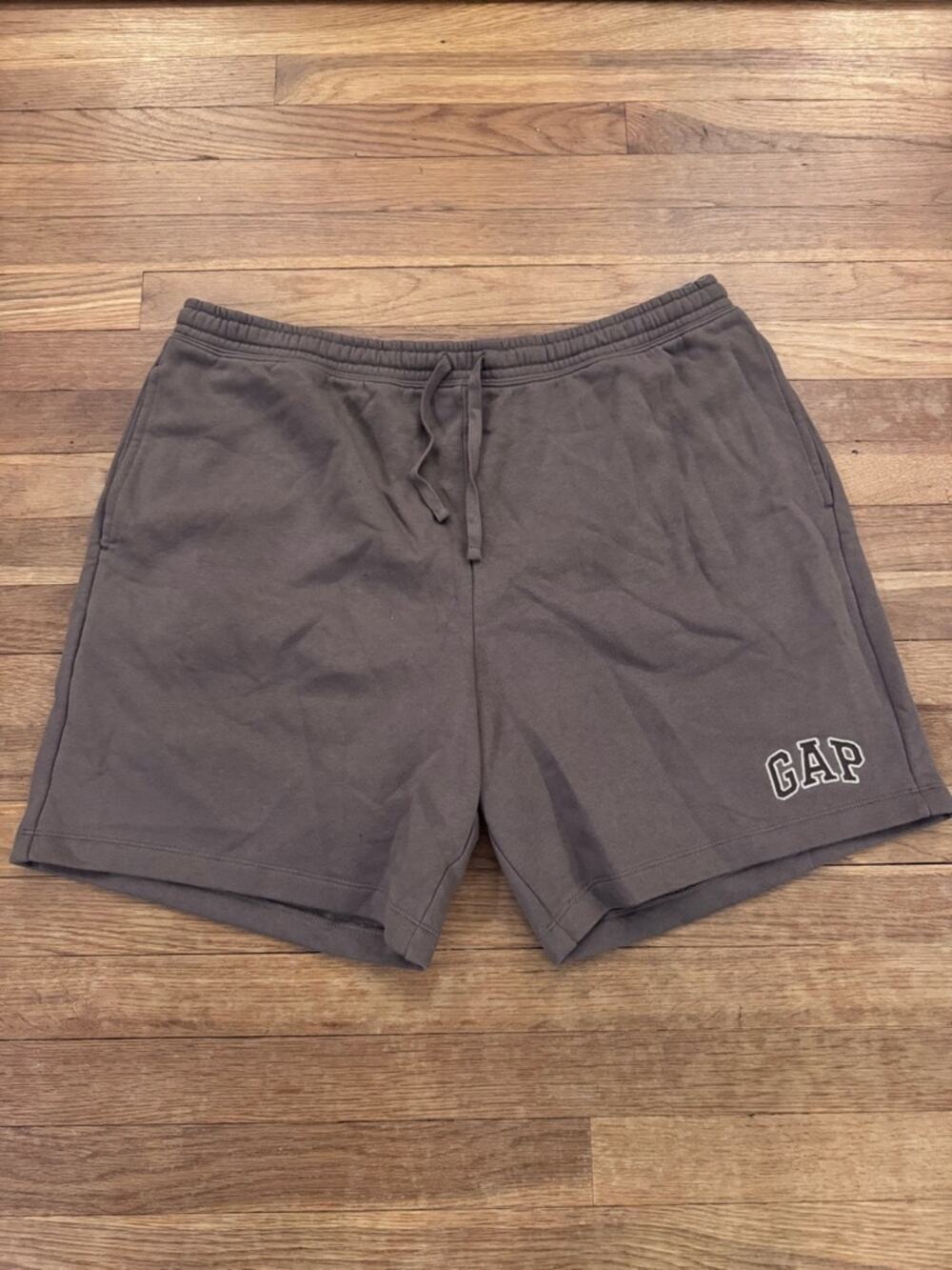 GAP Women's Brown Logo Fleece Shorts - Size XL
 b92